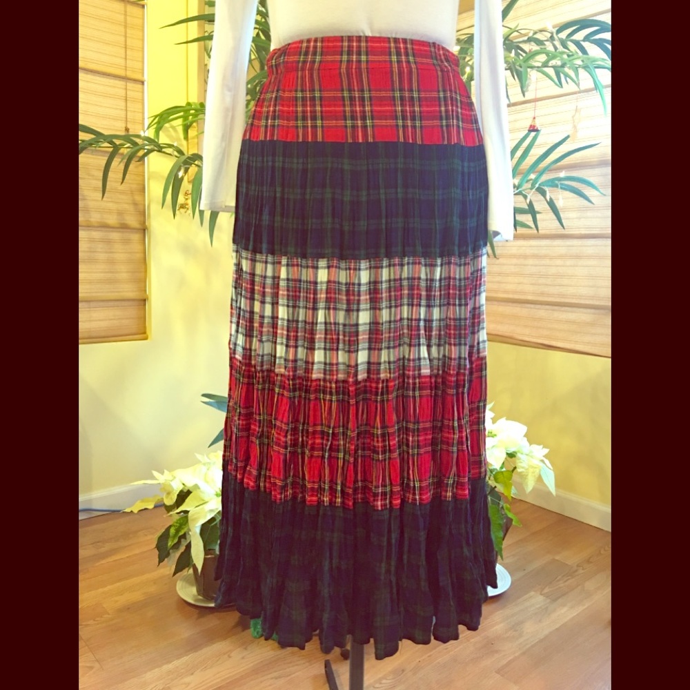 Elegant Plaid Maxi Skirt in Red and Black